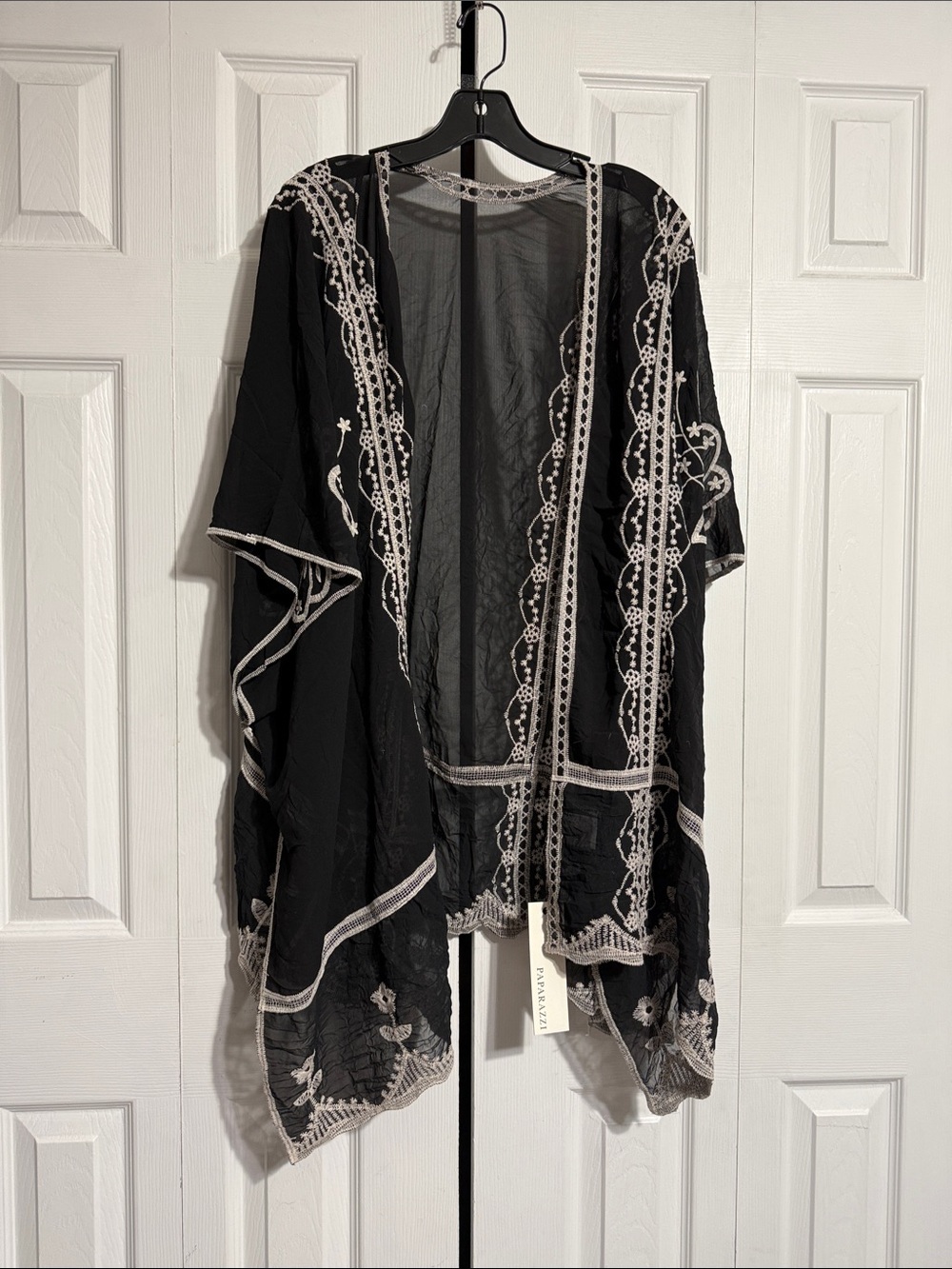 PAPARAZZI black & off white embroidered NWT sheer shawl wrap cover up ONE SIZE
